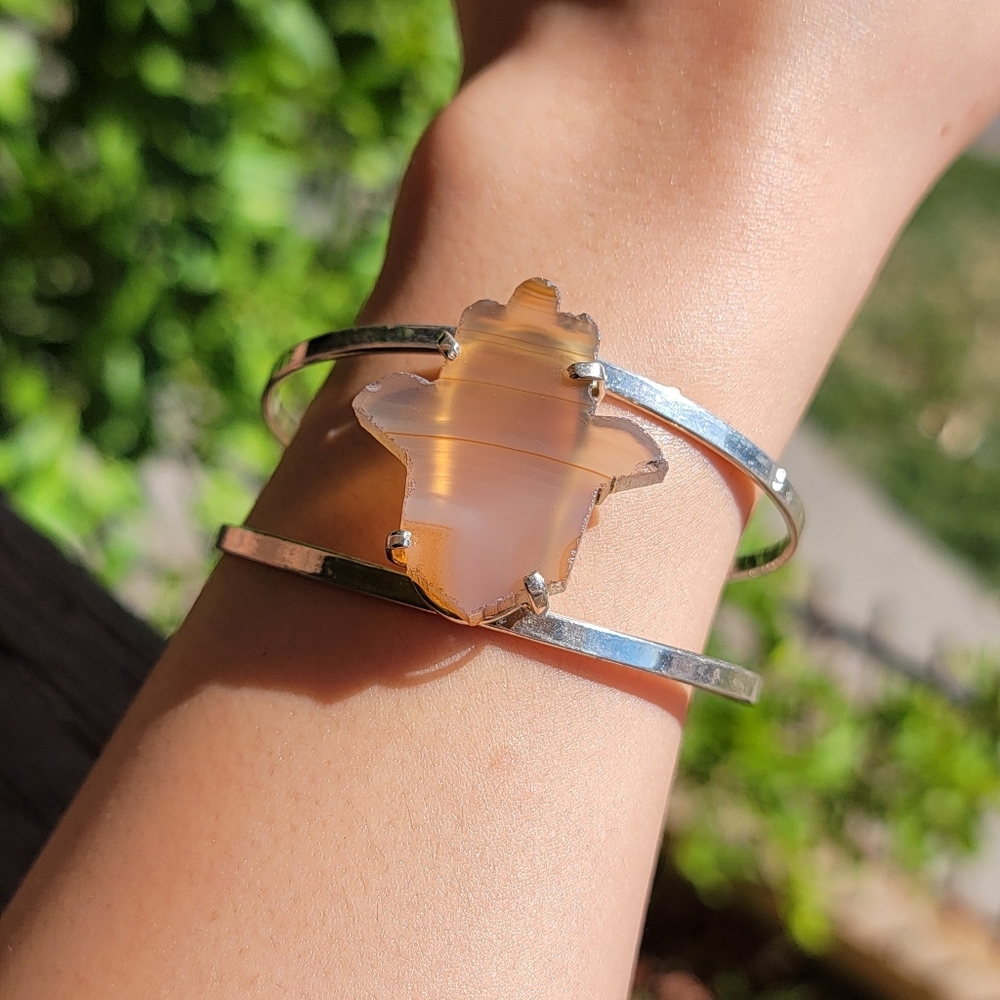 NEW 1.3" x 1.16" ADJUSTABLE SILVER PLATED COPPER BRAZILIAN AGATE HAMSA HAND CUFF